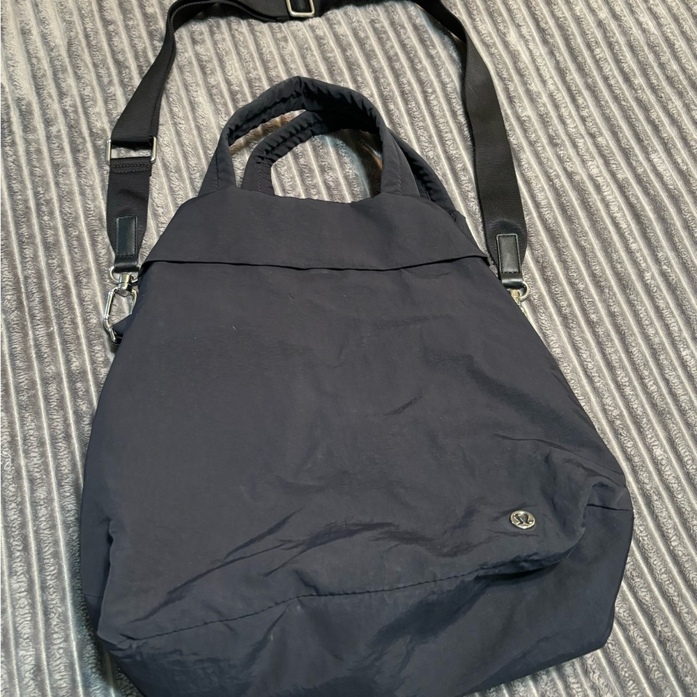 Lululemon On My Level 19L bag